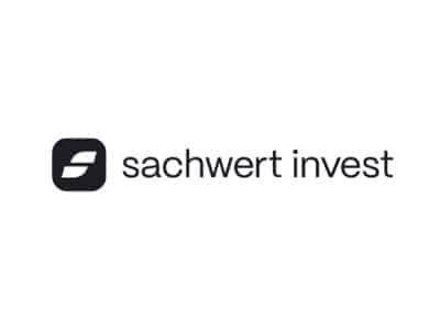 sachwerteneu | crowdfundingde Logo von Sachwert Invest in schwarzer Schrift auf weißem Hintergrund